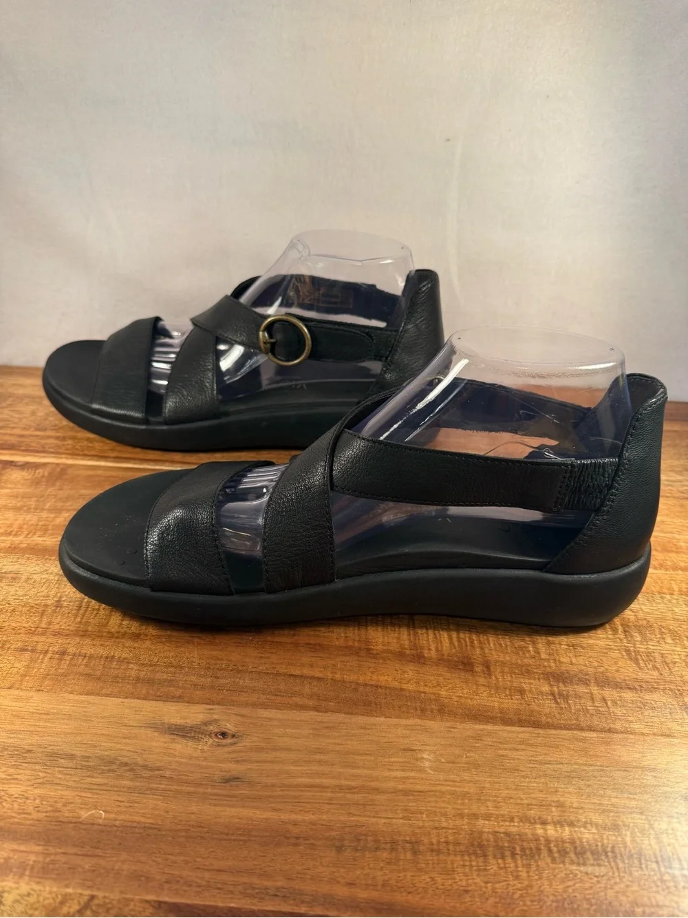 Vionic Recovery RX Black Leather with Adjustable Straps Size 10 NWOT